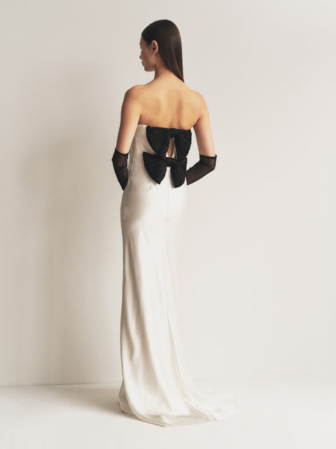 The Blank Canvas Collection Alejandra Alonso Rojas The Blank Canvas Collection Alejandra Alonso Rojas