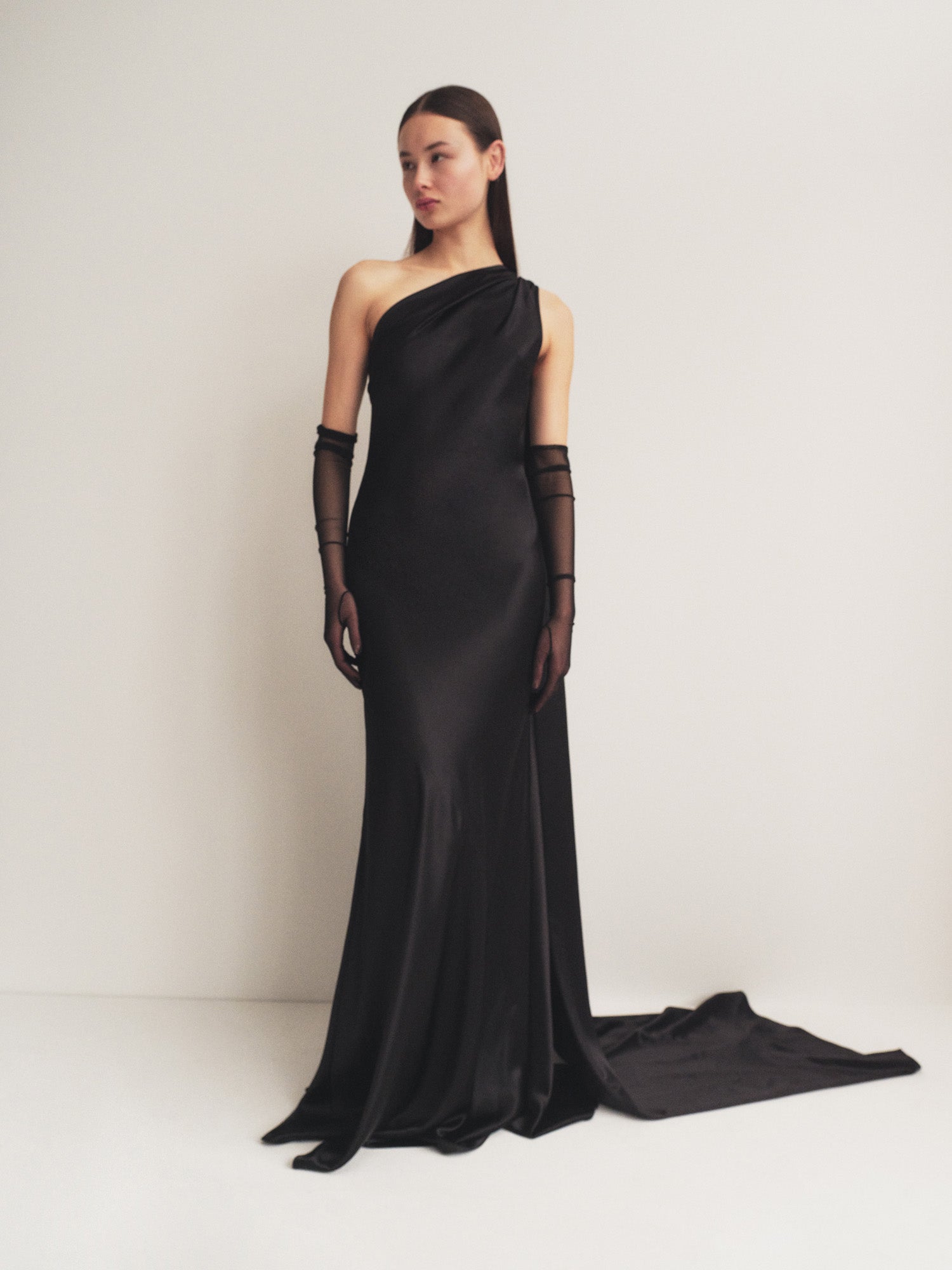 One Shoulder Bow Gown with Train in Black One Shoulder Bow Gown with Train in Black