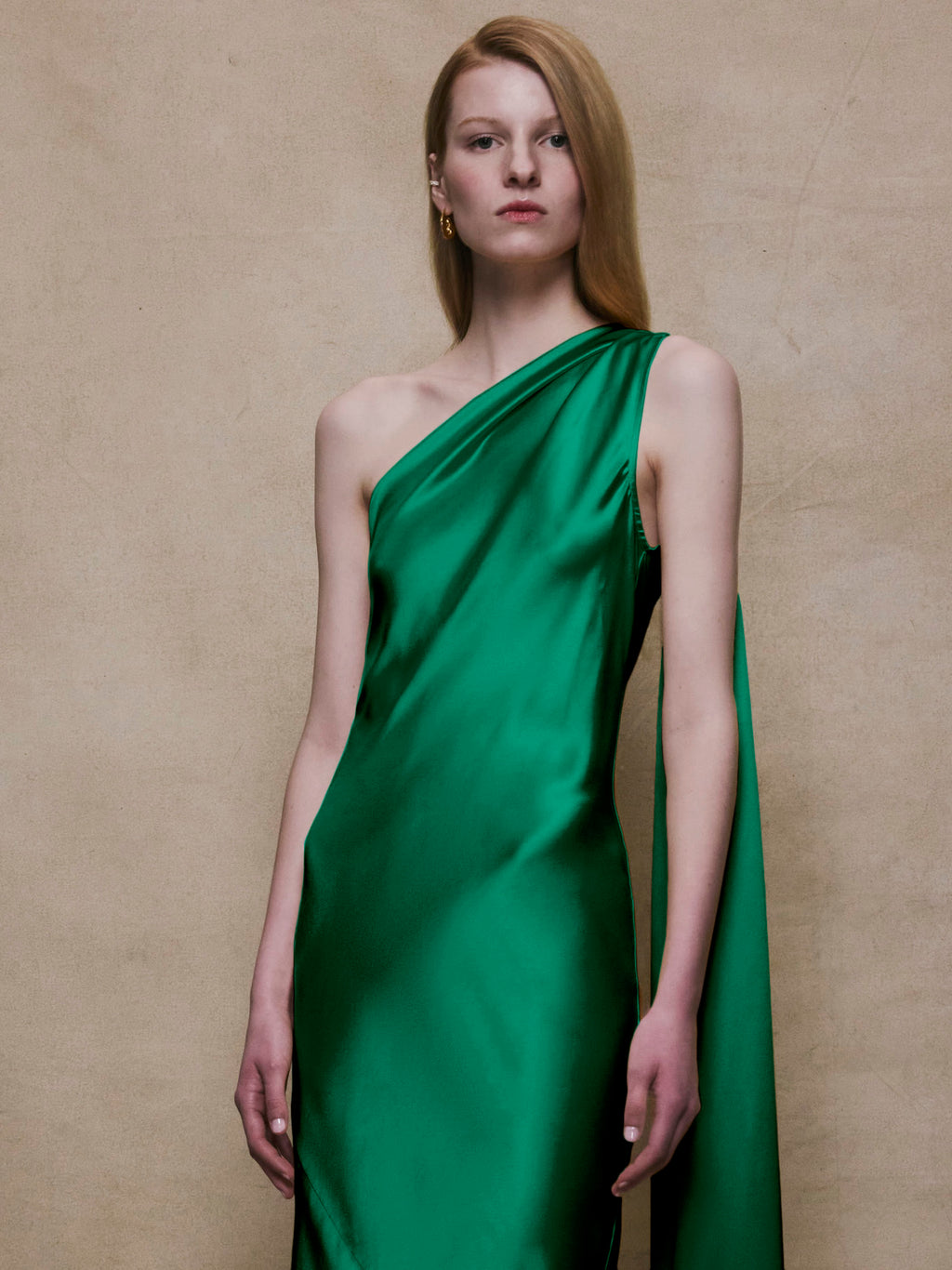 One Shoulder Shawl Dress in Kelly Green Alejandra Alonso Rojas One Shoulder Shawl Dress in Kelly Green Alejandra Alonso Rojas